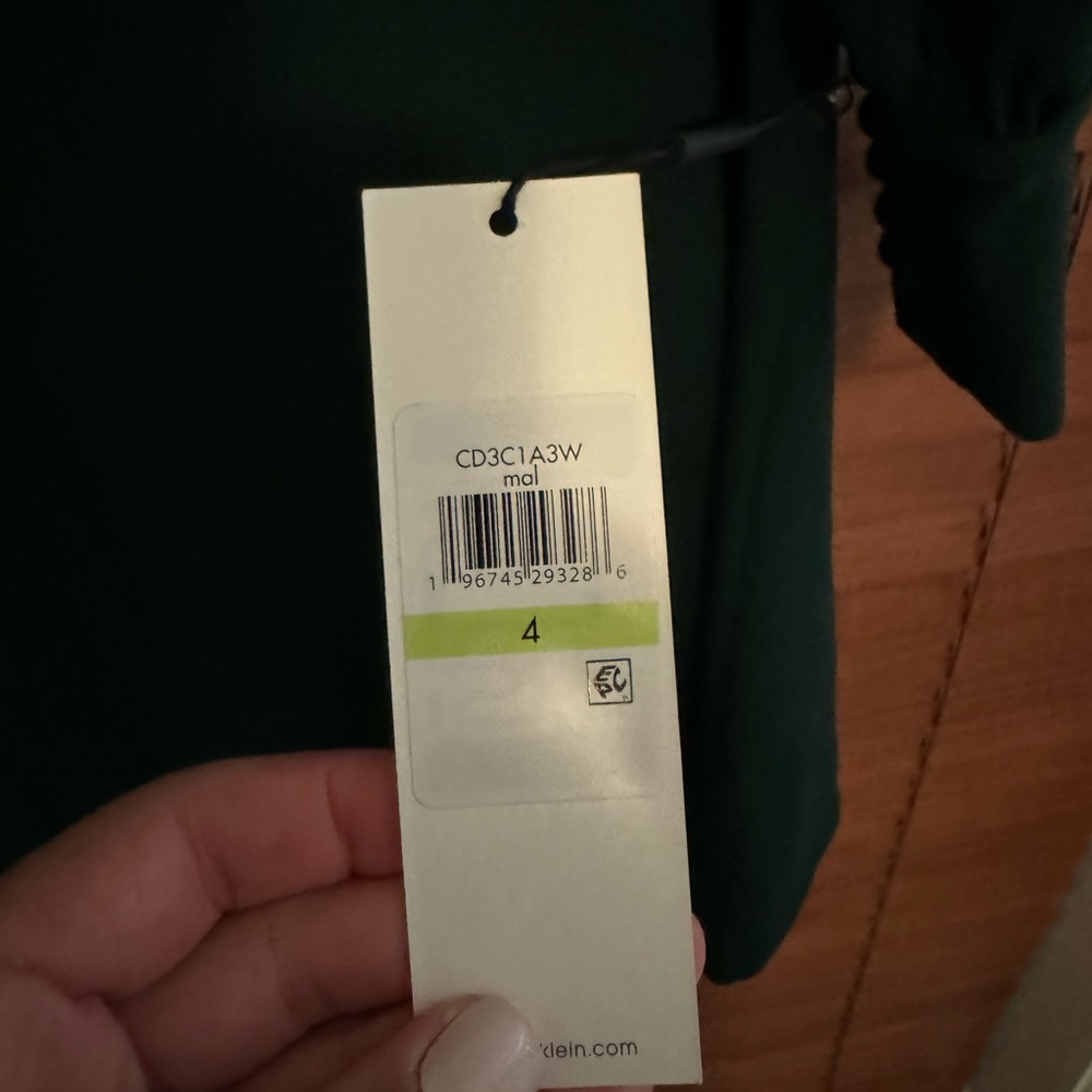 Clavin Klein green v neck dress size 4